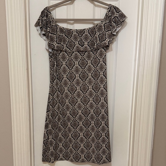 Tommy Bahama Dresses & Skirts - Tommy Bahama Black, Tan and White Geometric Mini Dress;seamless pockets;Classy